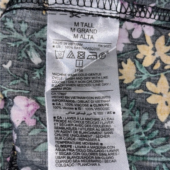 5/$25 Old Navy Women’s Medium Floral Print Spaghetti Strap Romper Cottagecore - Picture 3 of 9